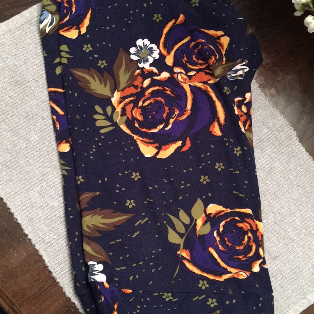Lularoe rose TC leggings
